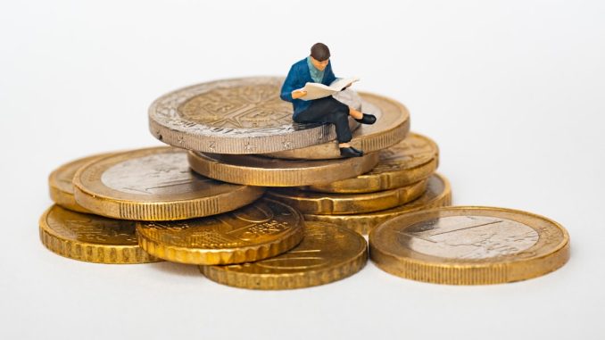 10 tips för att förbättra bränsleekonomin på din bil illustration